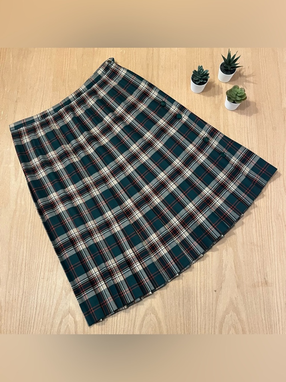 Aljean Vintage Pleated Green Plaid Wool Kilt / Midi Skirt with Buttons